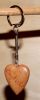 porte clef coeur en bois gravé 1 face Saint Valentin