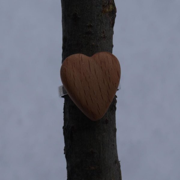 Bague cabochon en bois forme coeur Hetre largeur 19mm