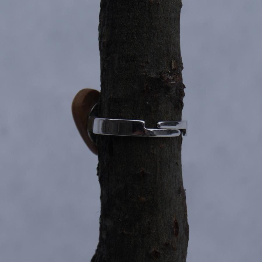 Bague cabochon en bois forme coeur Hetre