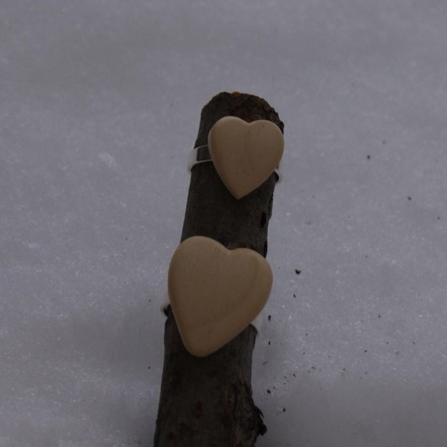 Bague cabochon en bois forme coeur erable largeur 14mm