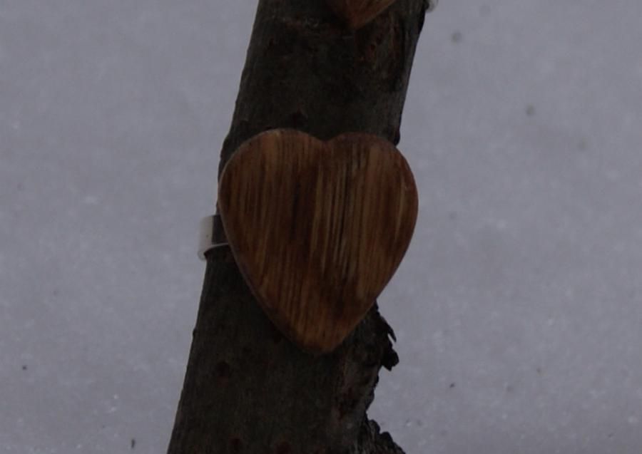 Bague cabochon en bois forme coeur Chene clair largeur 20mm