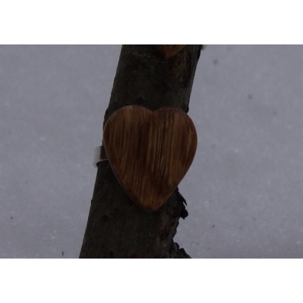 Bague cabochon en bois forme coeur Chene clair largeur 20mm