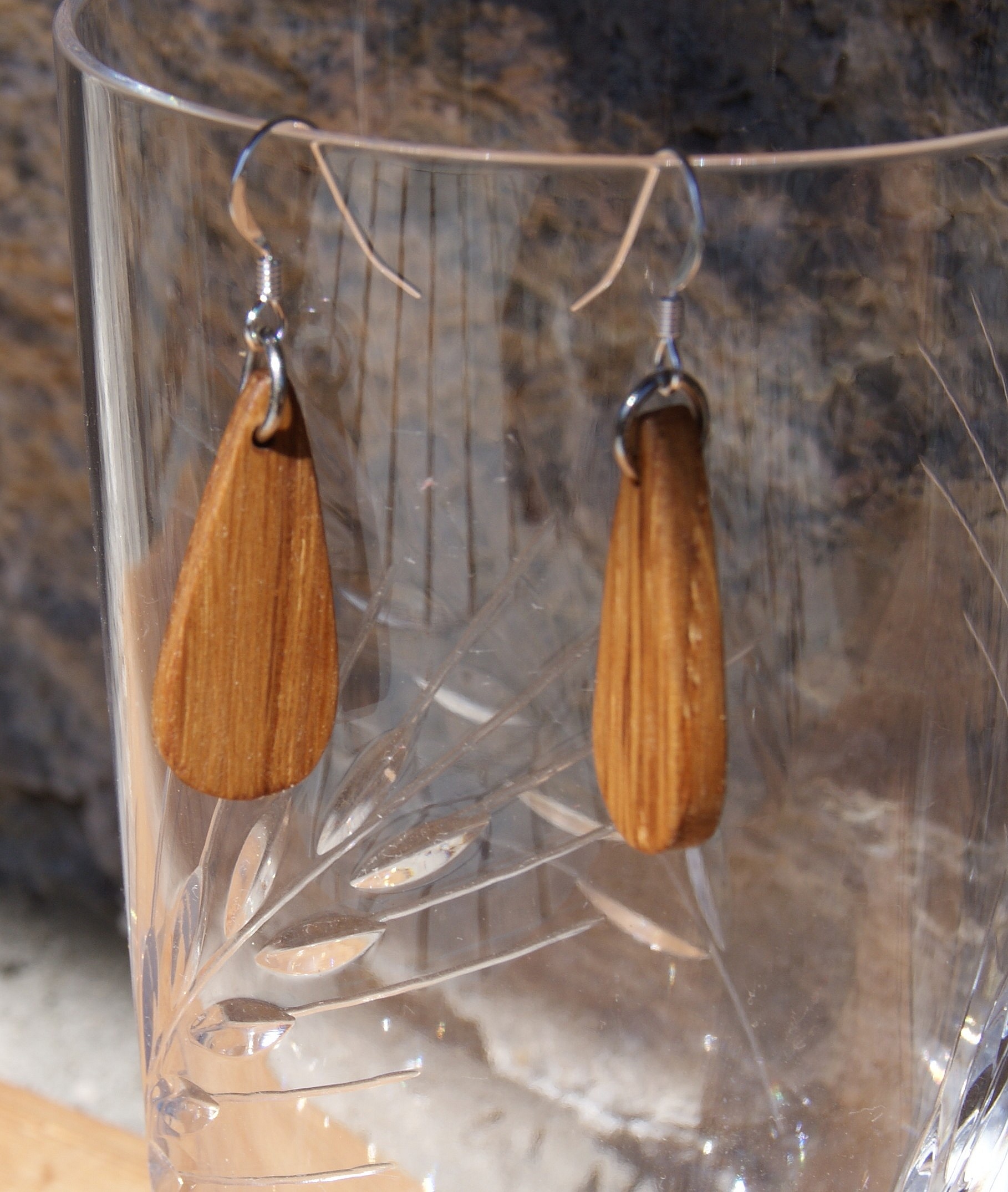 boucle d'oreille goutelettes en bois bijoux &eacute;thique en bois, bijou nature cir&eacute;, fait main