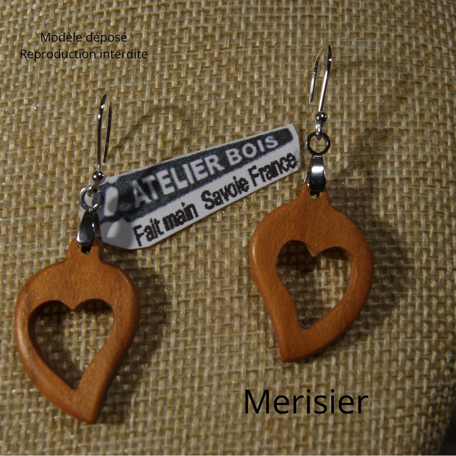 boucles d'oreilles coeur bois ciré, noce de bois, saint valentin, fait main