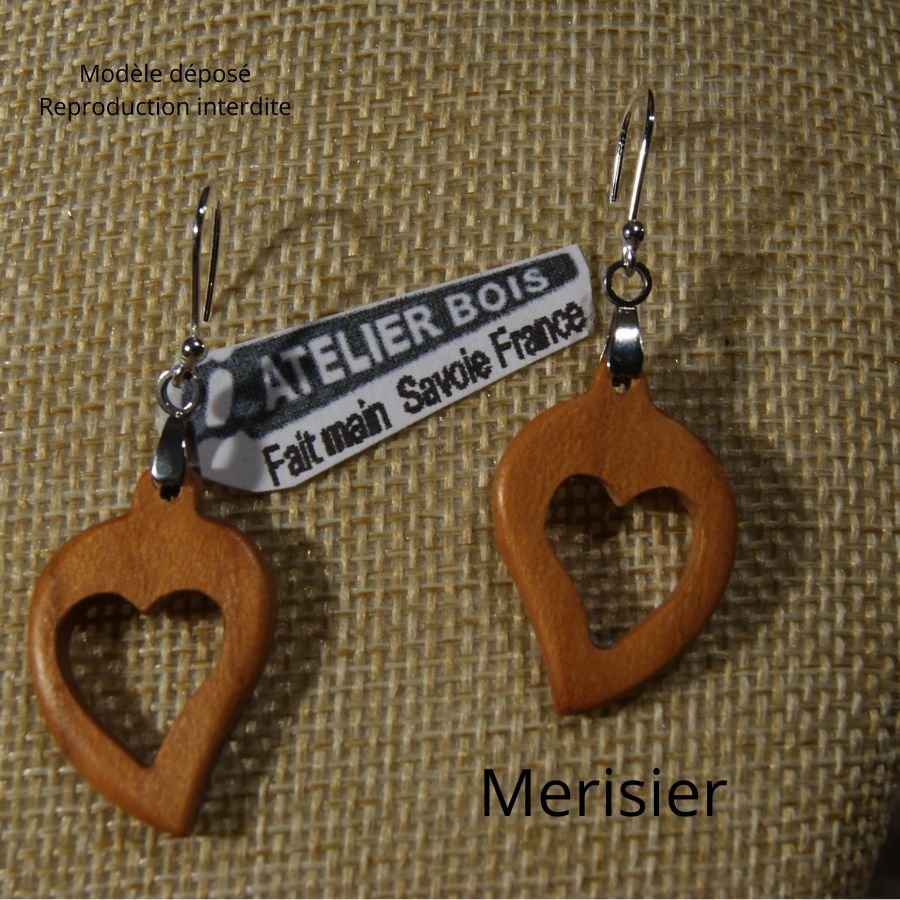 boucles d'oreilles coeur bois ciré, noce de bois, saint valentin, fait main