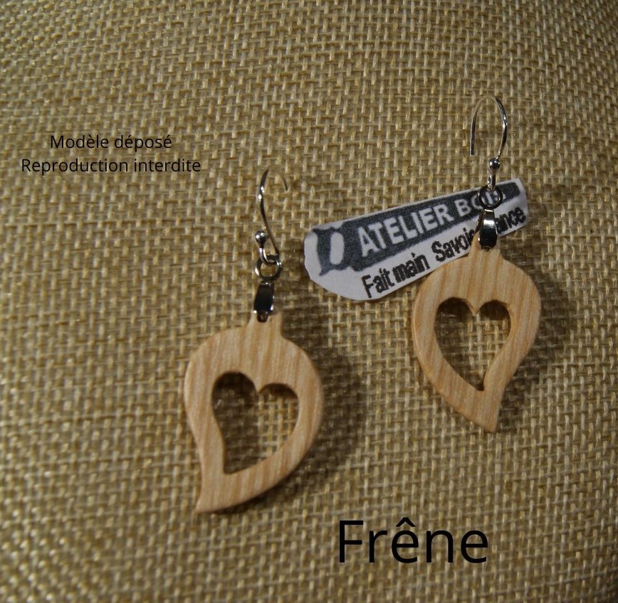 boucles d'oreilles coeur bois ciré, noce de bois, saint valentin, fait main