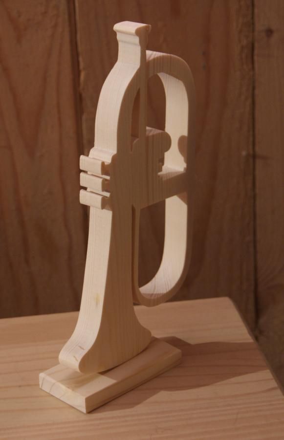 Bugle en bois massif ht 20 cm décoration theme musique fait main cadeau musicien tubiste