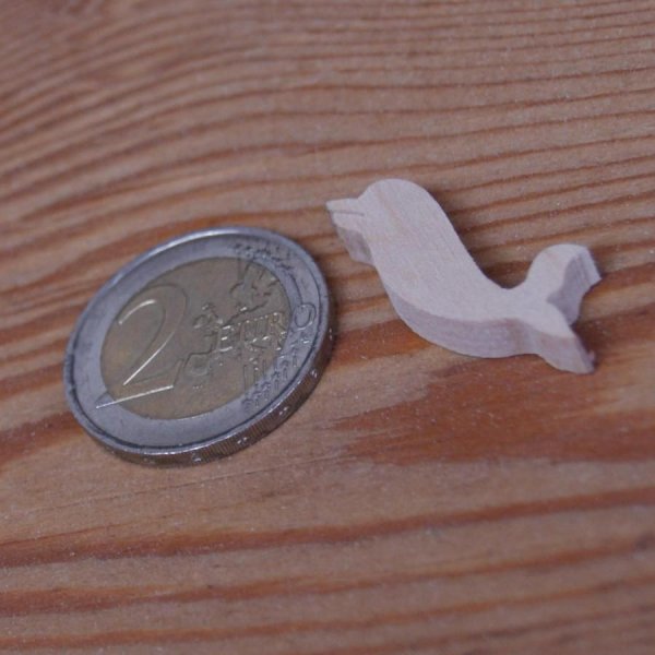 Figurine miniature dauphin 2.5 x 2.7 cm en bois loisirs créatifs, fait main