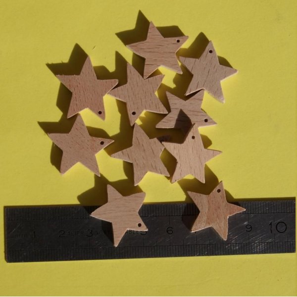 Figurine miniature etoiles a 5 branches percées, decoration de Noel a decorer et suspendre, bois massif
