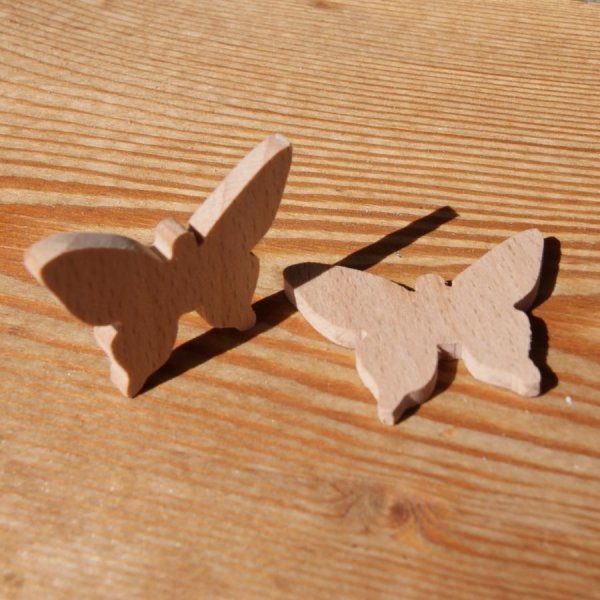 Figurine miniature papillon a decorer, loisirs cr&eacute;atifs embellissement scrap, bois massif fait main
