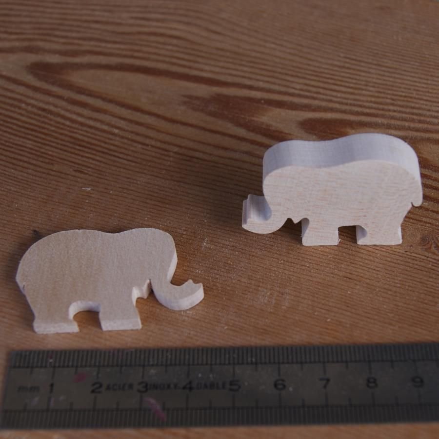 figurine miniature éléphant 3mm embellissement a peindre et a coller bois massif fait main