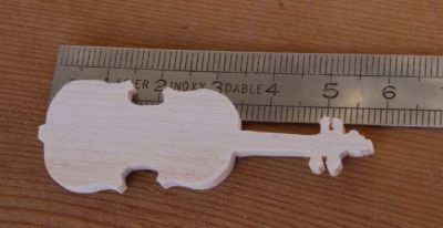 Figurine violon ht 6cm a coller