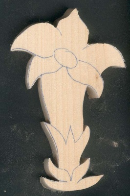 Gentiane en bois  découpée à sculpter, ébauche tilleul