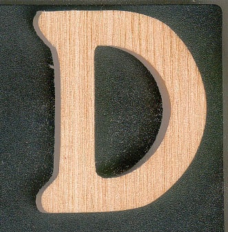Lettre D en bois massif a peindre et a coller, fait main en bois de frene hauteur 5 cm epaisseur 5 mm