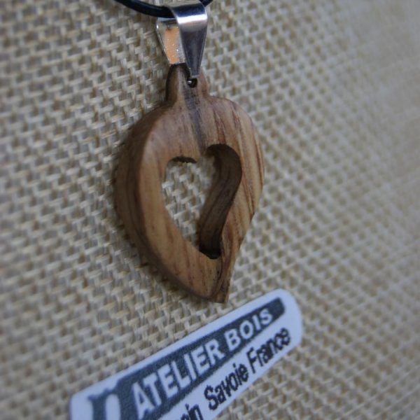 pendentif coeur en bois de chêne, noce de bois, saint valentin,  bijoux bois et nature fabrication artisanale