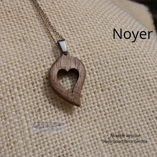 pendentif noce de bois  bijoux bois et nature coeur d&eacute;coup&eacute;, fait main, id&eacute;e cadeau saint valentin, noces de bois