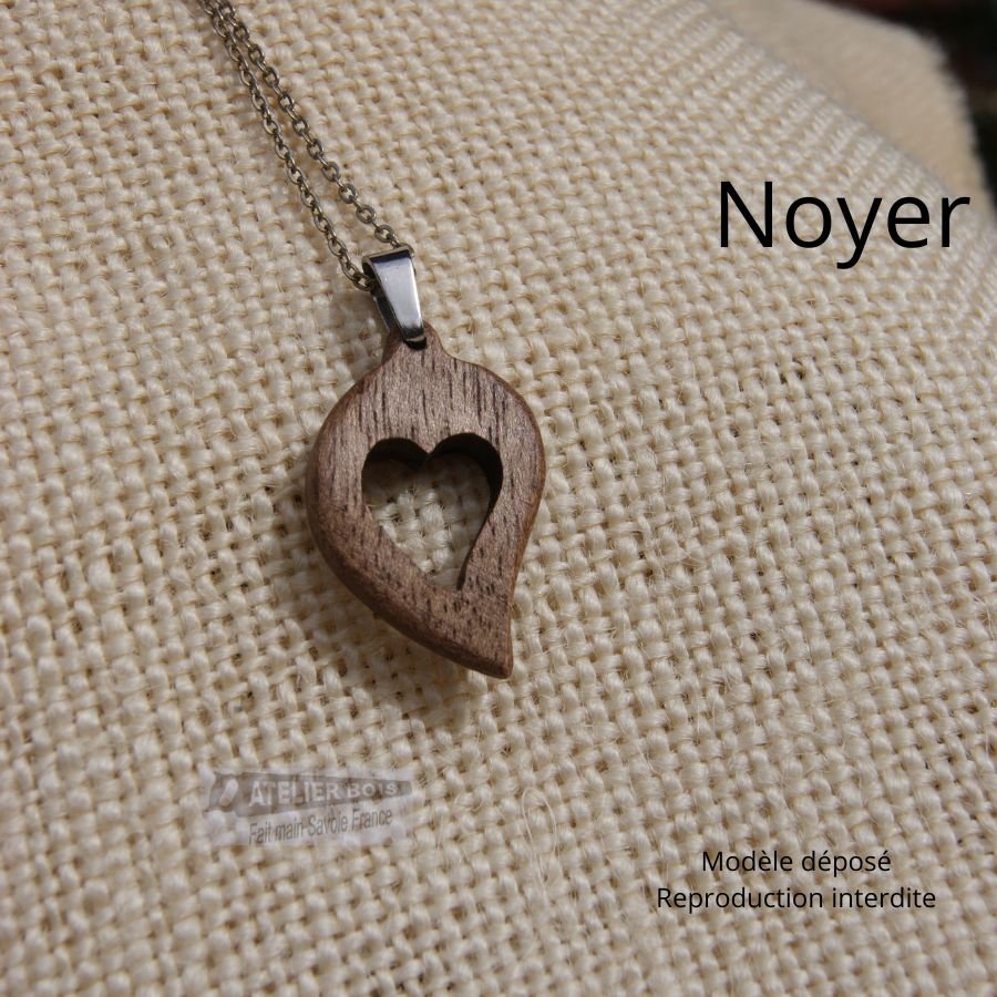 pendentif noce de bois  bijoux bois et nature coeur découpé, fait main, idée cadeau saint valentin, noces de bois