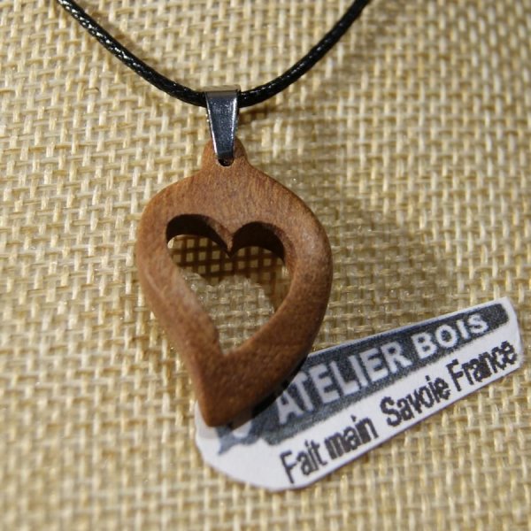pendentif noce de bois coeur Saint Valentin bois de noyer nature