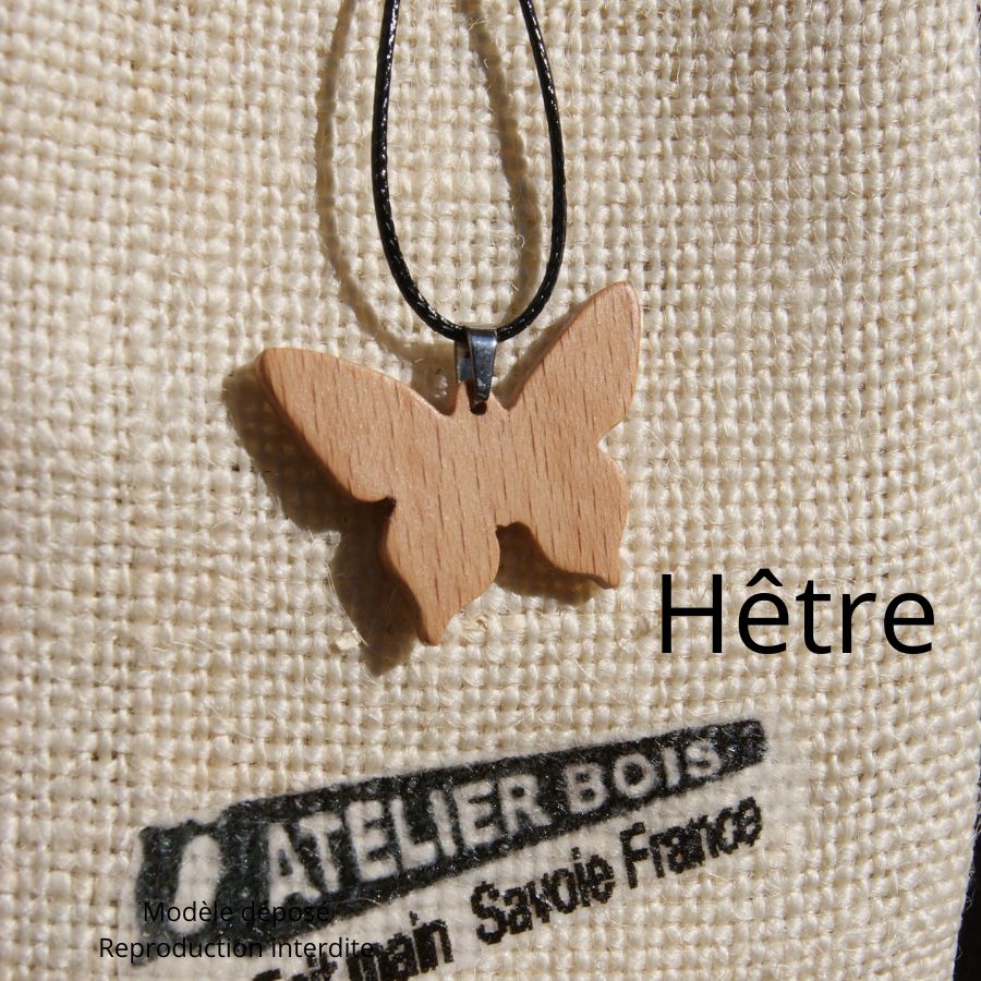 pendentif papillon en bois bijoux bois et nature, fait main