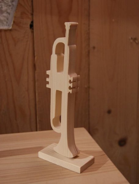 Trompette en bois long 20cm, épicéa, décoration musicale, cadeau trompettiste, fabrication artisanale